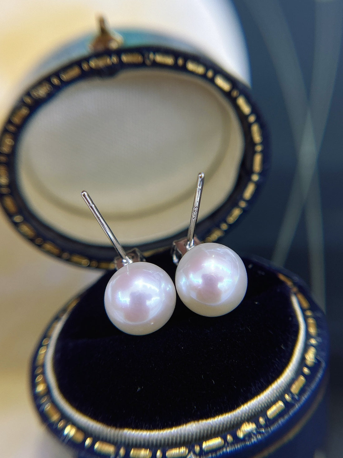 Freshwater Pearl Earrings | 7.5–8mm · Iridescent Glow · Round
