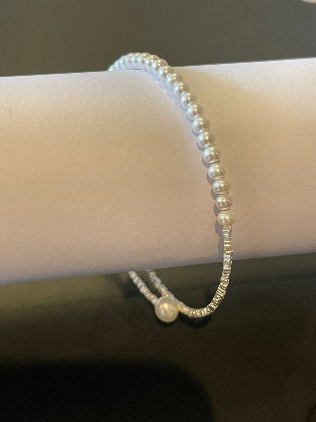 Adjustable Elastic Freshwater Pearl Bracelet | 3–4mm Round Pearls · Brilliant Luster
