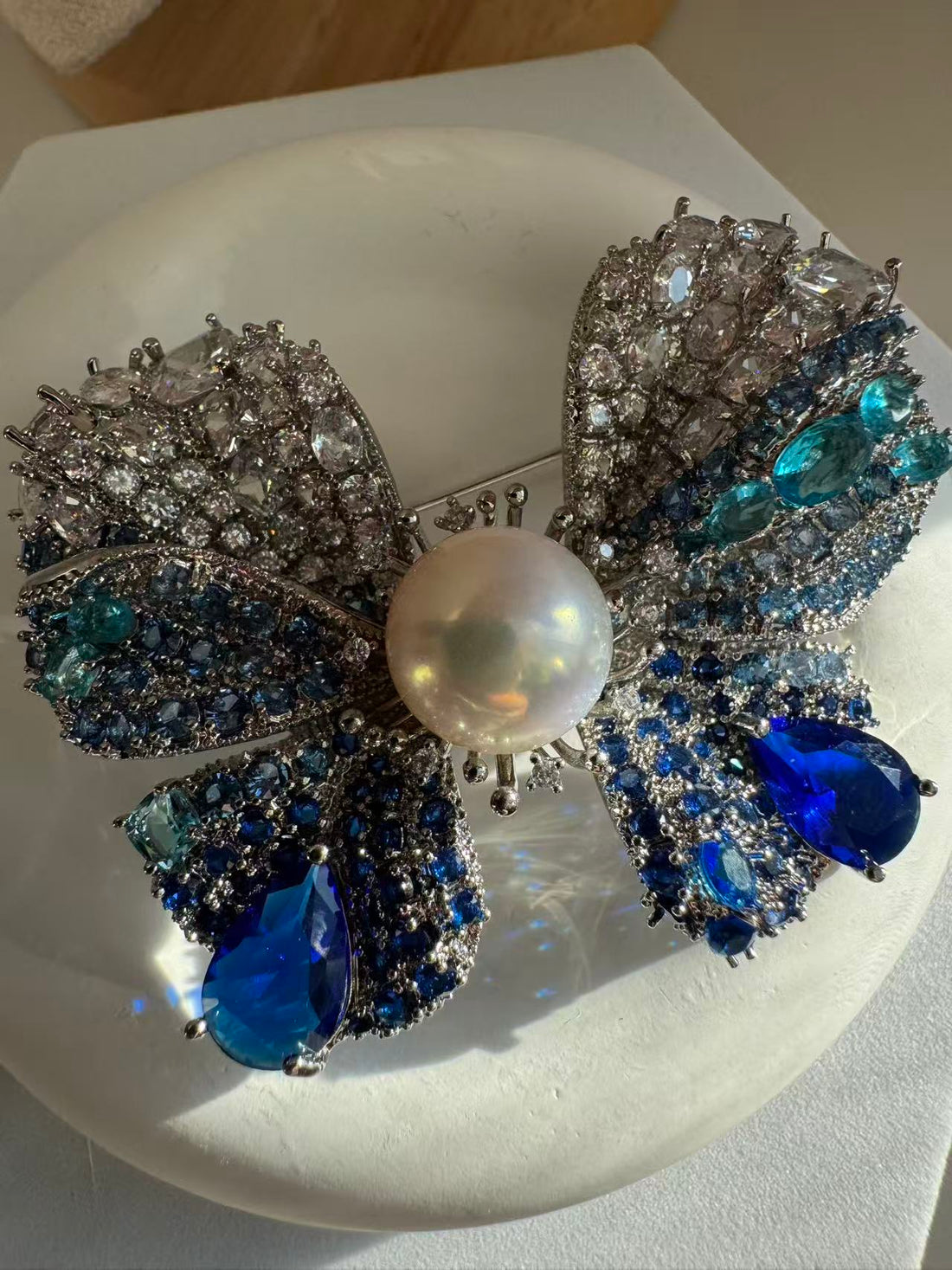 Freshwater Pearl Butterfly Brooch | 13mm · Near-Round · High Luster · Zircon Accents · 4.8×6.3cm