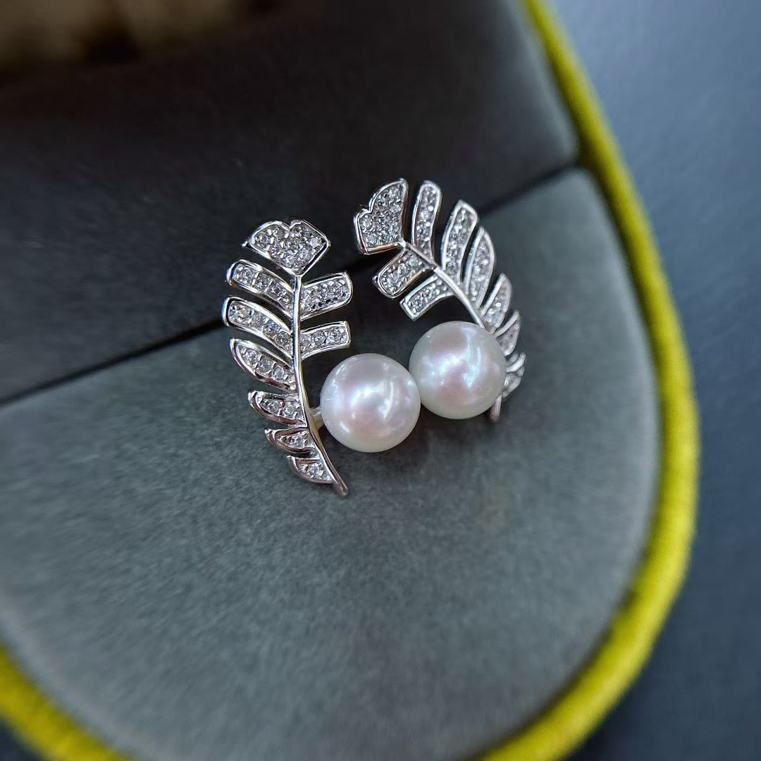 Silver Leaf-Inspired Pearl Stud Earrings | 6–7mm Natural Pearl · S925 Sterling Silver · Minimalist Elegance