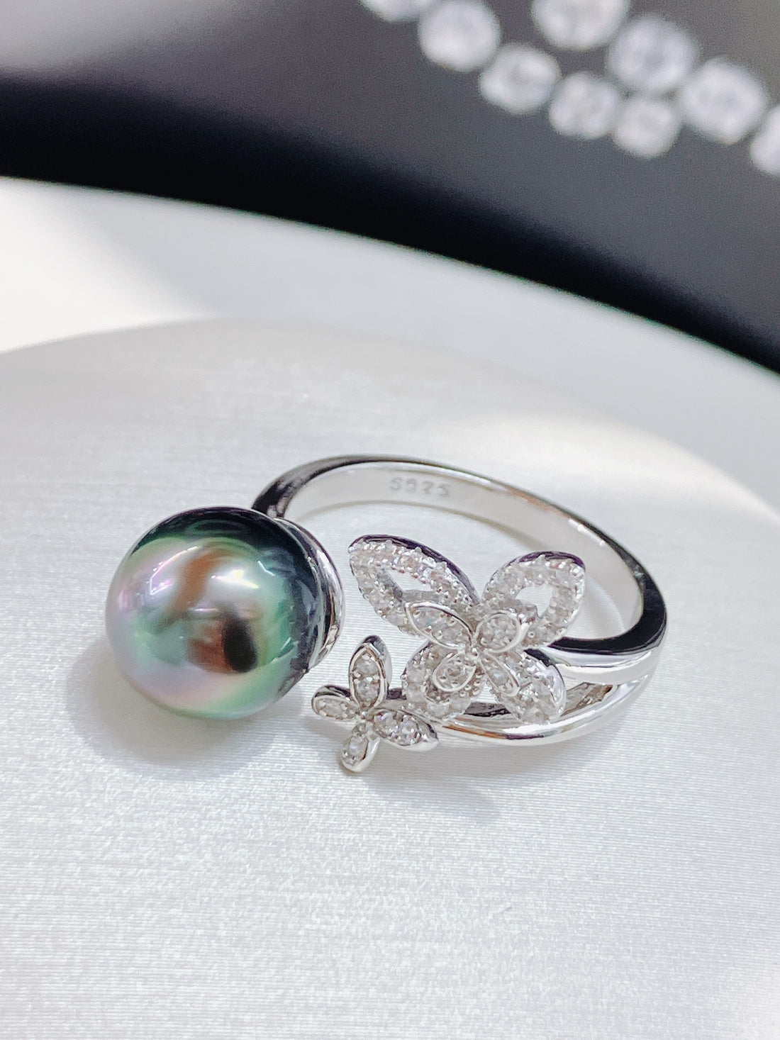 Butterfly Pearl Ring | 9–10mm Near-Round High-Luster Pearl · S925 Silver · Adjustable Open Band