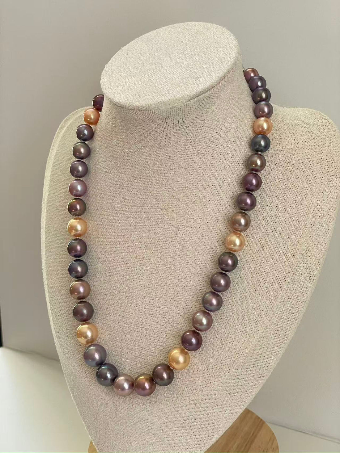 Freshwater Pearl Necklace — 7.8–10.9mm Near-Round · Multicolor Candy Tones · 14K Gold Clasp