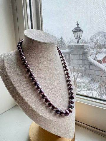 Freshwater Pearl Necklace | 7–8mm to 10–11mm · Round · Natural Iridescent Purple · Rare Quality · 14K Gold Clasp · 44–45cm