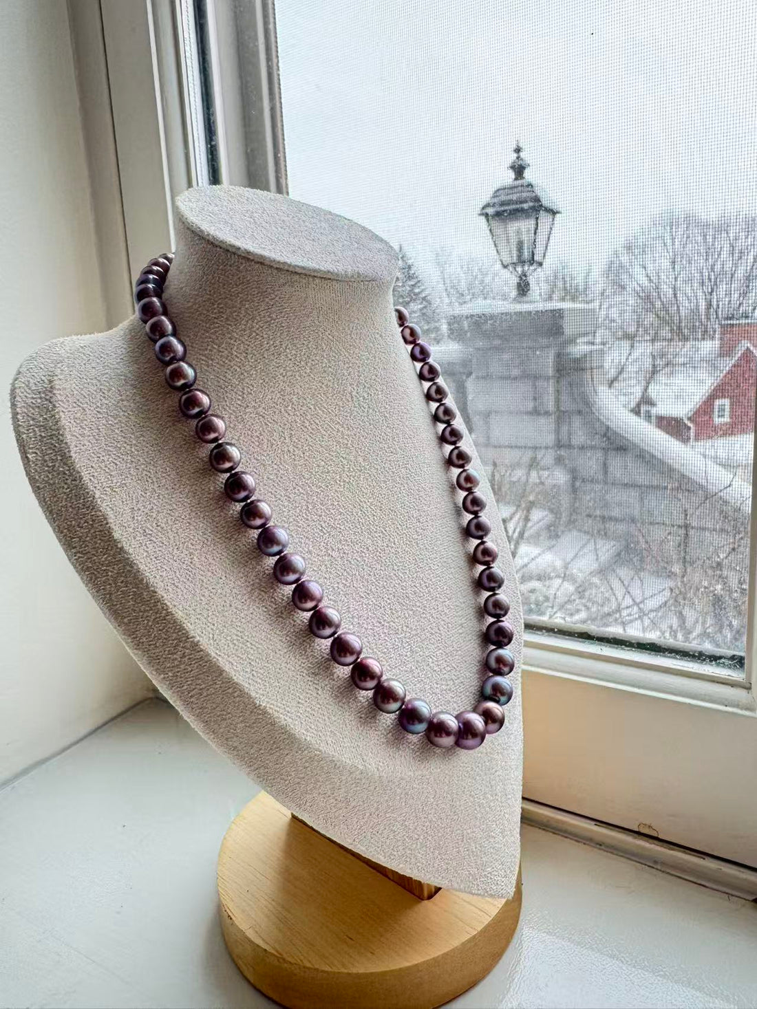 Freshwater Pearl Necklace | 7–8mm to 10–11mm · Round · Natural Iridescent Purple · Rare Quality · 14K Gold Clasp · 44–45cm