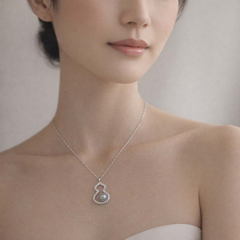 Model wearing image